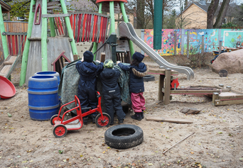 Außenbereich des Kindergartens Marienkäfer
